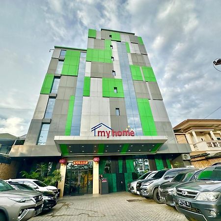 My Home Hotel Понтіанак Екстер'єр фото
